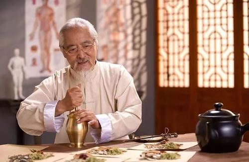 西医|舌头也是“警报器”,教你观察舌头的5种现象,平时要多留心