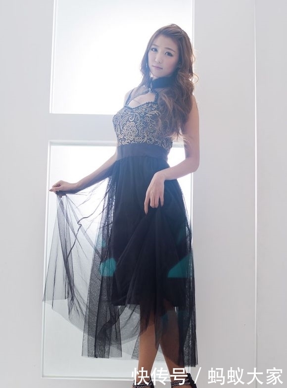 黑裙|写真:披发的黑裙