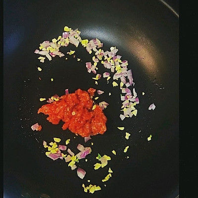 减脂快手早餐:番茄肉酱意面,角瓜虾仁汤,酸奶牛油果泥