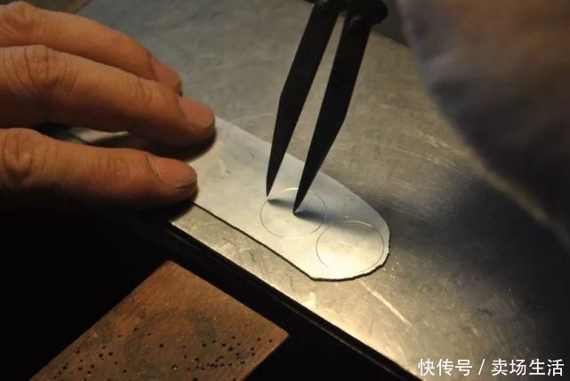 这件暗藏机关的项链，又变手链的可拆搭扣