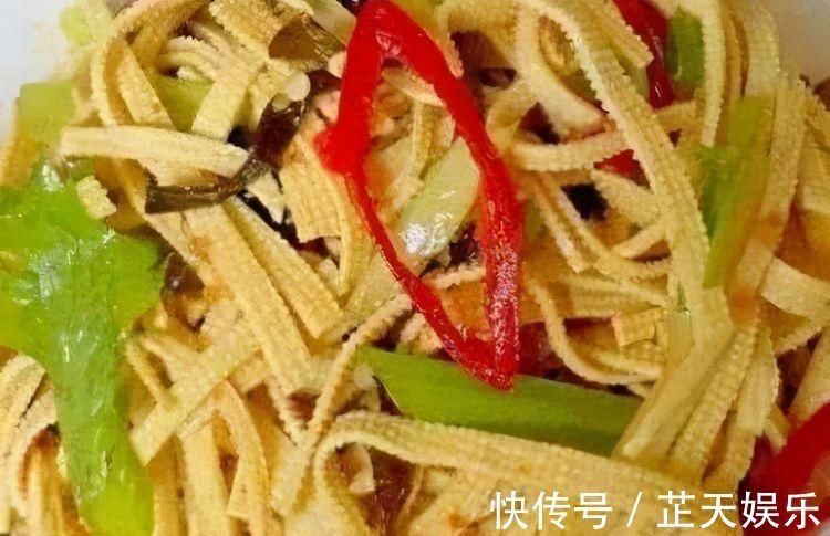芹菜|女性害怕自己老太快,要学会吃3种食物,营养丰富、补益身体!
