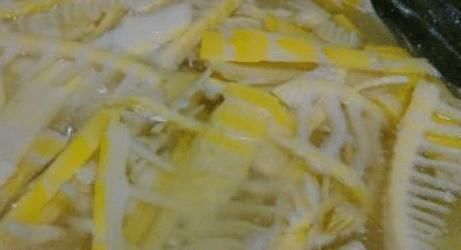 为啥饭店炒的竹笋不苦涩大厨分享妙招,原来少了这关键1步
