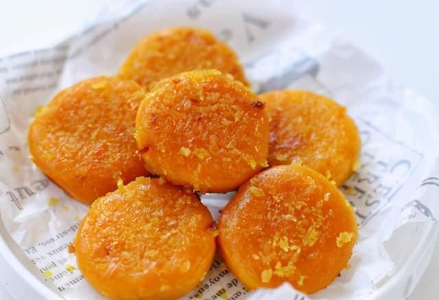 做南瓜饼,别只会加糯米粉,大厨:牢记3个小技巧,南瓜饼更香软