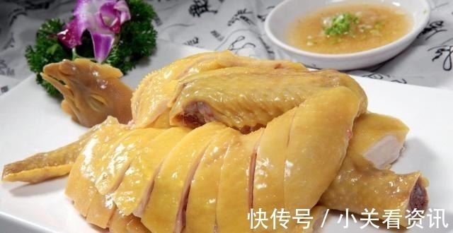 白切鸡一煮就老因为你只会傻焯水！多加这一步，鸡肉香嫩入味