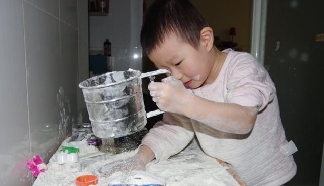 同龄人|5岁“勤劳宝宝”火了,趁奶奶熟睡“蒸馒头”:家里没我能行吗