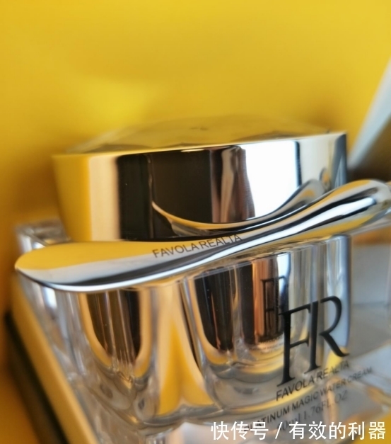 雅诗兰黛 适合40岁左右的护肤品,价格亲民,适合熟龄肌肤