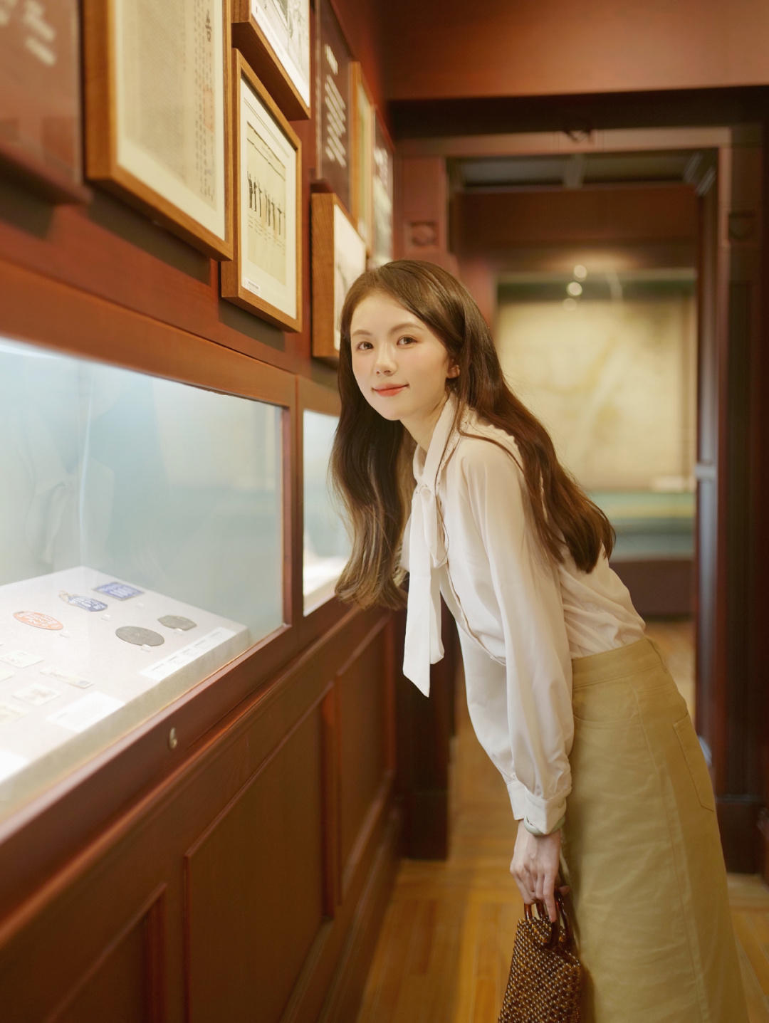 高级感衬衫搭配长啥样?借鉴下面这些方法,轻松穿成时尚女神