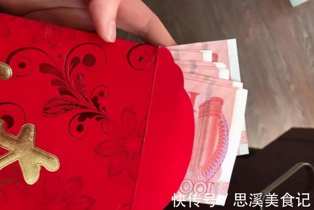 晚辈|辈大压人:3个月大的“舅舅”接受外甥磕头拜年,全程表情淡定