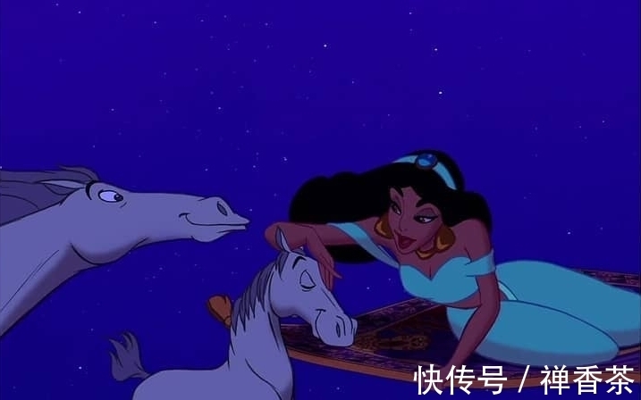 绿衣人|揭秘迪士尼绿背景,坐魔毯全靠平衡力,大海变娃娃池,现场太沙雕