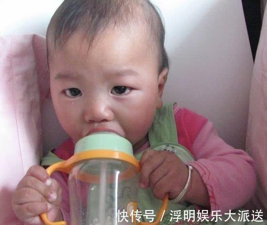 一日三餐|劝告宁可孩子渴着,3个时间也不要给娃喝水,容易积食不长个