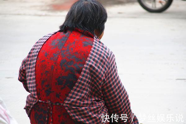 骨头|年纪大了,骨头容易变脆,专家建议:除了牛奶,也可常吃4物