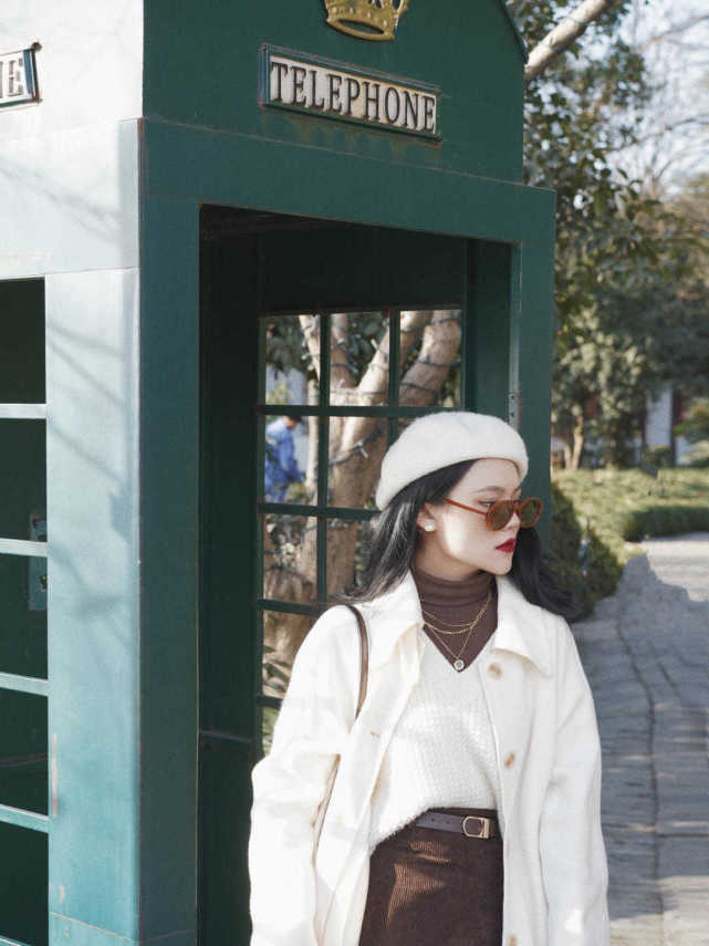 针织毛衣|秋冬的第一件大衣,搭配针织毛衣和半身裙温暖又时髦,漂亮大气!