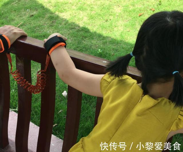 乐山人民医院|心痛!出生40天的婴儿在草坪上晒太阳,被玩耍的小孩踩中头部