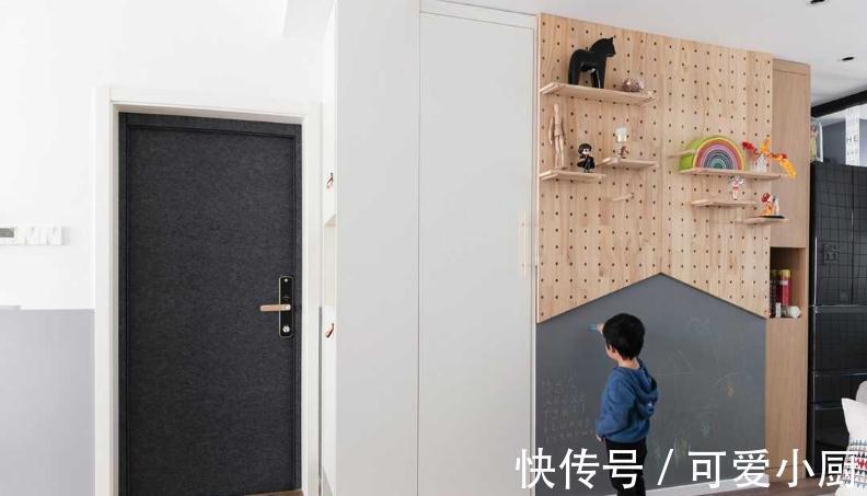 阳台|一家三口住,客厅不放沙发茶几,把阳台抬高,93㎡的家简约漂亮!