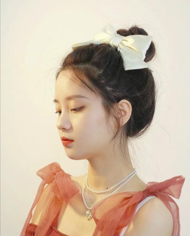 小姐姐|丸子头：扎出了少女感，烟筒卷：烫出了洋气感，2021年真不得了！