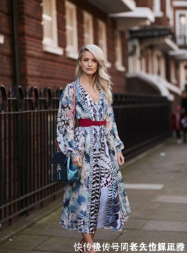 仙女们 入秋后短裙“失宠”了!今秋流行“奶奶裙”,不冷不热正好穿!