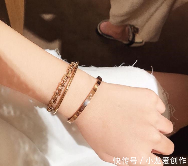 手镯|手腕间的摇曳风情,女人怎样选择和搭配合适的手镯