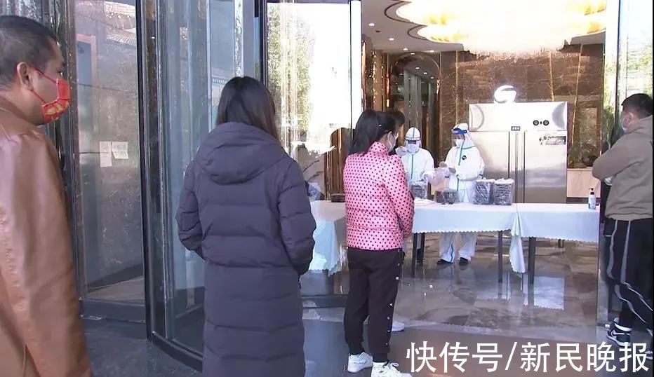 庄女士|北京牌局确诊者持续增加！内蒙古一运煤司机阳性；一地所有人居家，近万名滞留游客怎么办