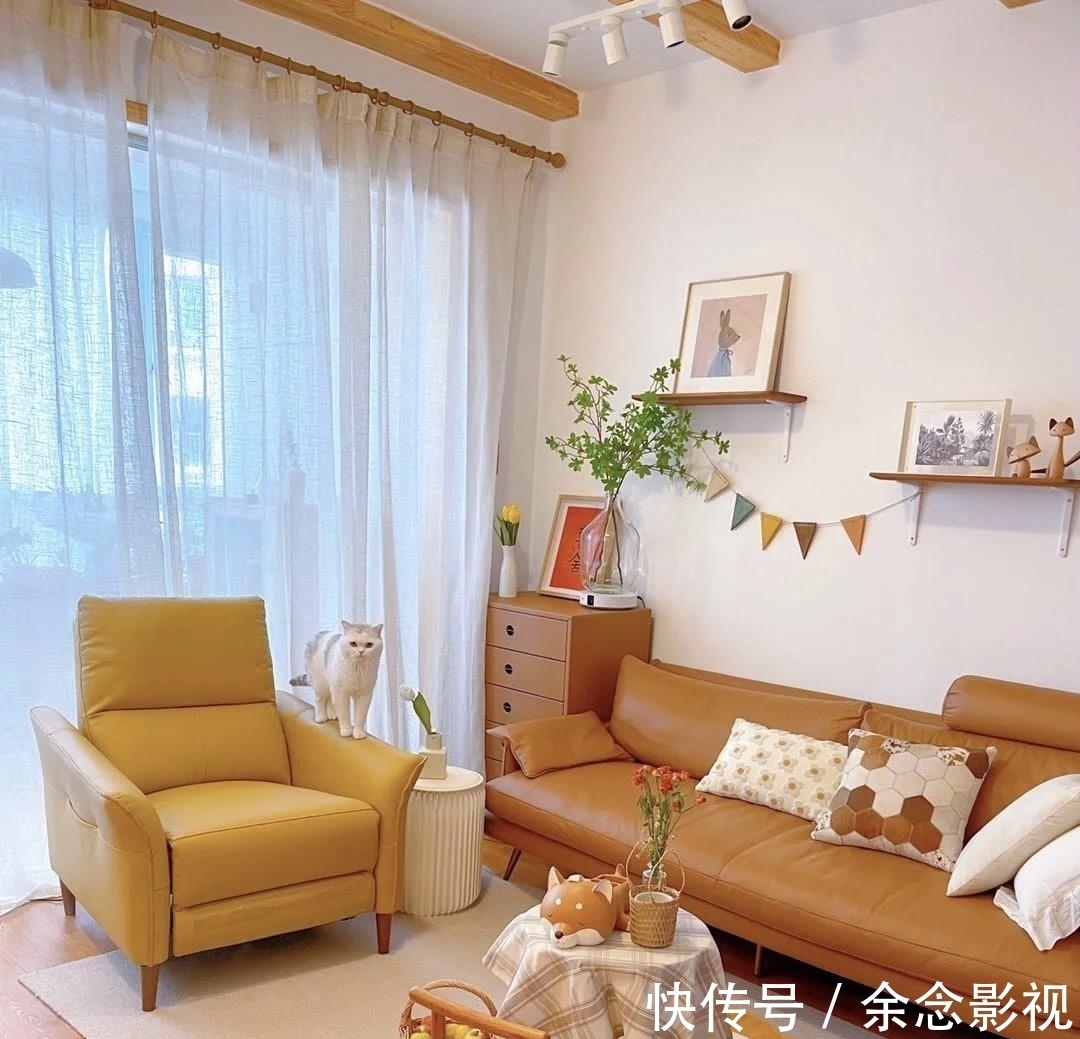 玄关|她家89㎡,空间精打细算,木头白墙,场面极度舒适,太棒了