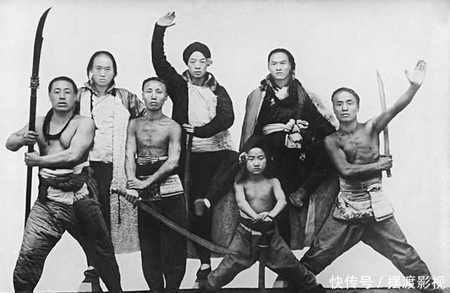 罕见|义和团罕见老照片手拿大刀,号称刀枪不入,图8钝刀行刑很残忍