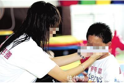 敏感|孩子的这3种表现,是孩子“自卑”的征兆,你家孩子会吗