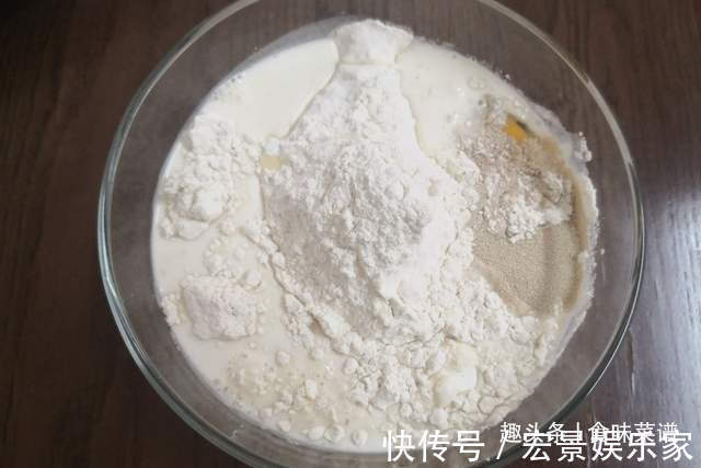 高筋面粉|炸油条没必要加泡打粉,教你油条店的老配方,油条蓬松酥脆有韧劲