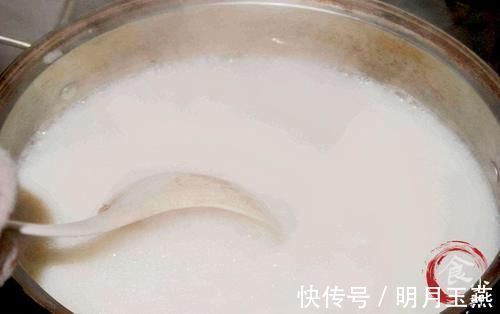 自制豆腐脑，几乎无失败，冬季早上喝一碗热乎乎的豆腐脑，太舒服