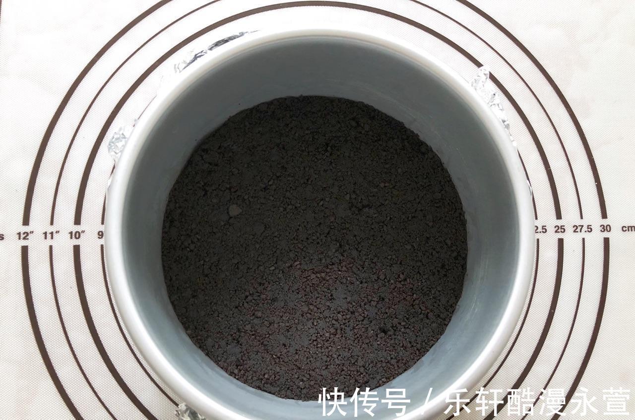 模具|巧克力酸奶慕斯，口感绵密，醇香四溢，入口即化