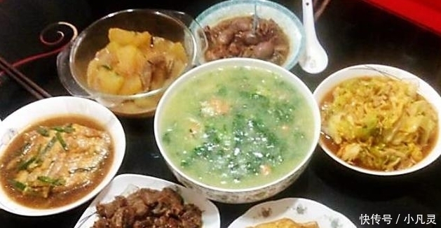 保姆见主家每天倒掉剩菜可惜，请求打包剩菜回家吃，主人拒绝