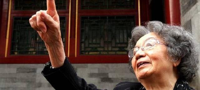 每日|95岁的她没有忘记初心,裸捐3568万,自己每日却只吃些清粥小菜