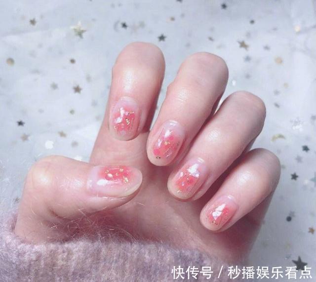 浪漫|浪漫的樱花季到了,赶快来跟女神们,get浪漫的仙女美甲吧