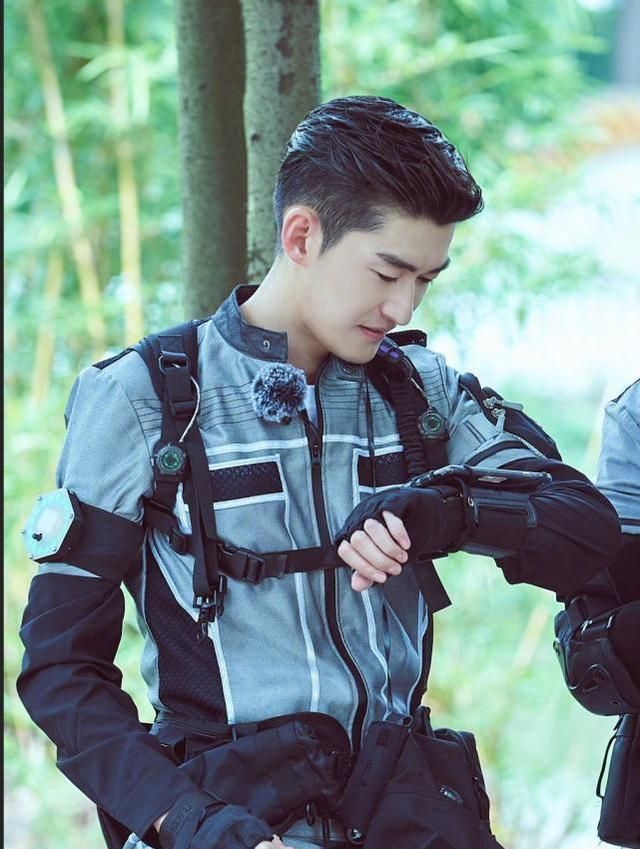 高枕无忧！张翰被曝参加爱情真人秀，搭档虞书欣？