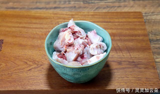 简单|鸡块这么做真香,好吃又简单的美食,莲藕烧鸡块