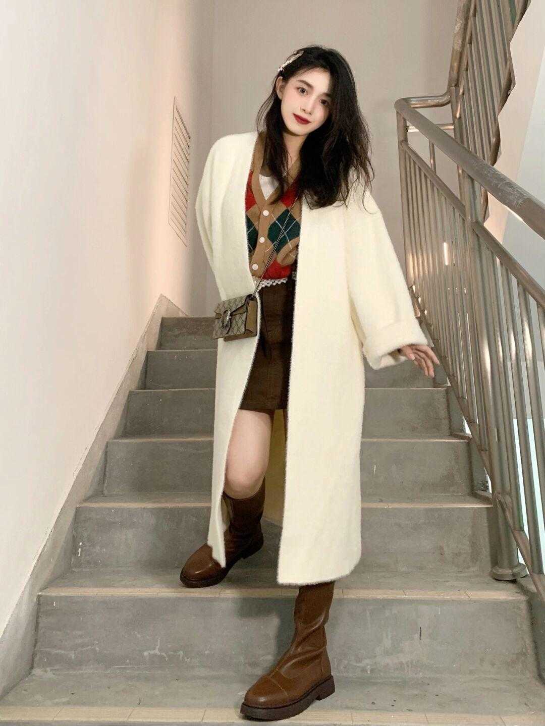 长款 长款针织开衫这样搭,保暖时髦又温柔,随便穿穿都有气质