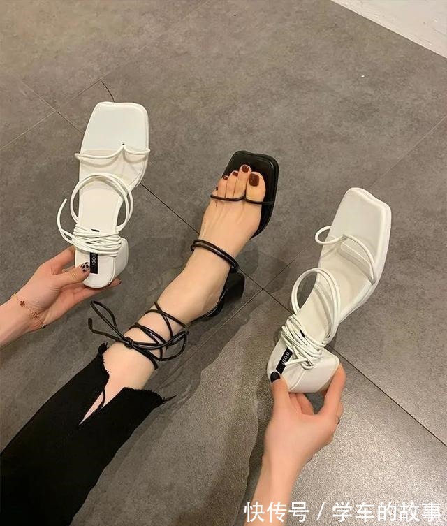 脚背 是时候穿凉鞋了!今年流行这几款,清凉显脚小!