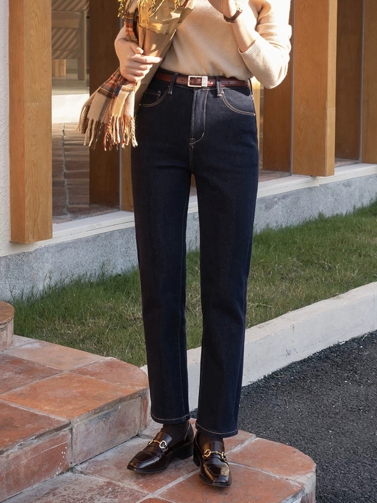 下半身 突然火了一种穿法叫“牛仔裤+乐福鞋”,时髦显瘦有气场,谁穿谁美