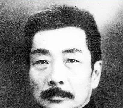 辱骂#郭沫若辱骂鲁迅4字太难听,鲁迅答复10字,郭沫若输了!