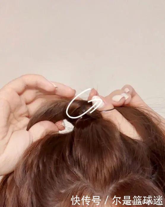 step|别再披头发了!冬天超火的5款编发,无敌显脸小!