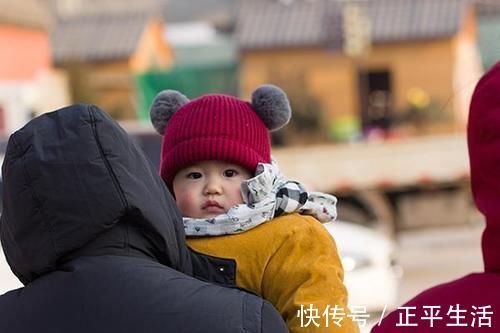 新生儿|为啥刚出生的宝宝,屁股上会有一大块“淤青”?是被挤压到了吗?