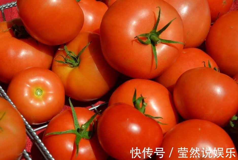 食物|吃西红柿一小时内, 切记别碰3种食物, 现在知道还不晚!