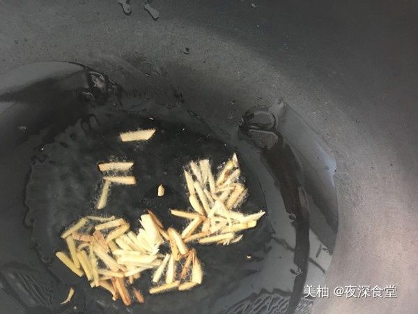 大鱼大肉靠边站，这菜比肉都好吃，10块钱能买3斤，越嚼越香