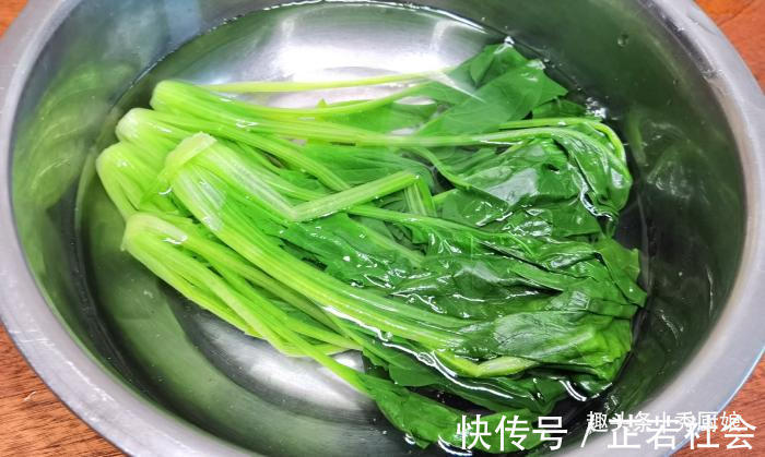 厨娘|入秋后，芹菜油菜靠边站，多给孩子吃此菜，2块钱1斤，补钙特给力