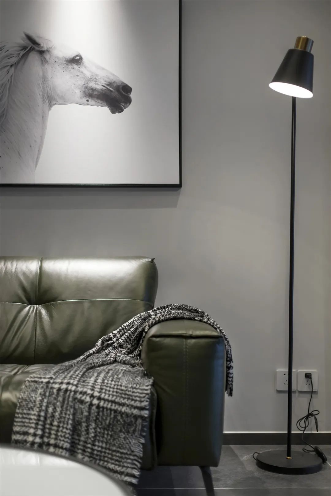 灰+绿植|103㎡现代简约，高级灰+绿植点缀，营造低调舒适的档次