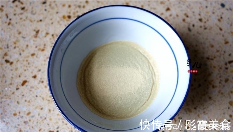 酵母|红豆别熬粥了，和面团里一蒸，暄软香甜比面包还好吃，家人吃不够