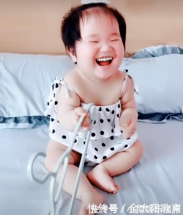 宝爸|婴儿有了牙齿是什么样的画风瞬间从呆萌变成了搞笑,太秀了