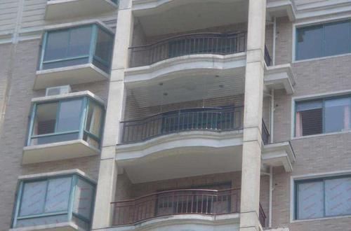 防盗网|家里万万别装传统防盗网了,看到有钱人装这种,懊悔我家装早了