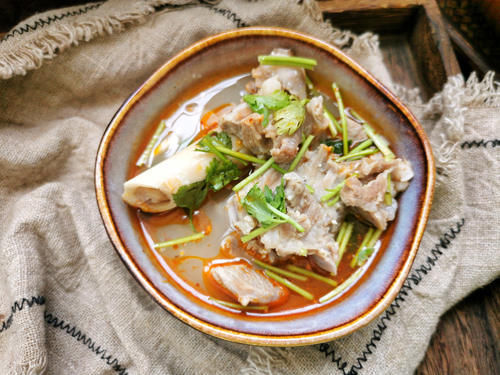 鲜美|煮羊肉汤,最忌讳放这调料,否则一锅肉都白煮了,汤不鲜美特难吃