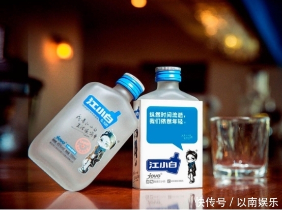 20元一瓶的酒,他一年卖了20亿,还写出了一碗碗心灵鸡汤