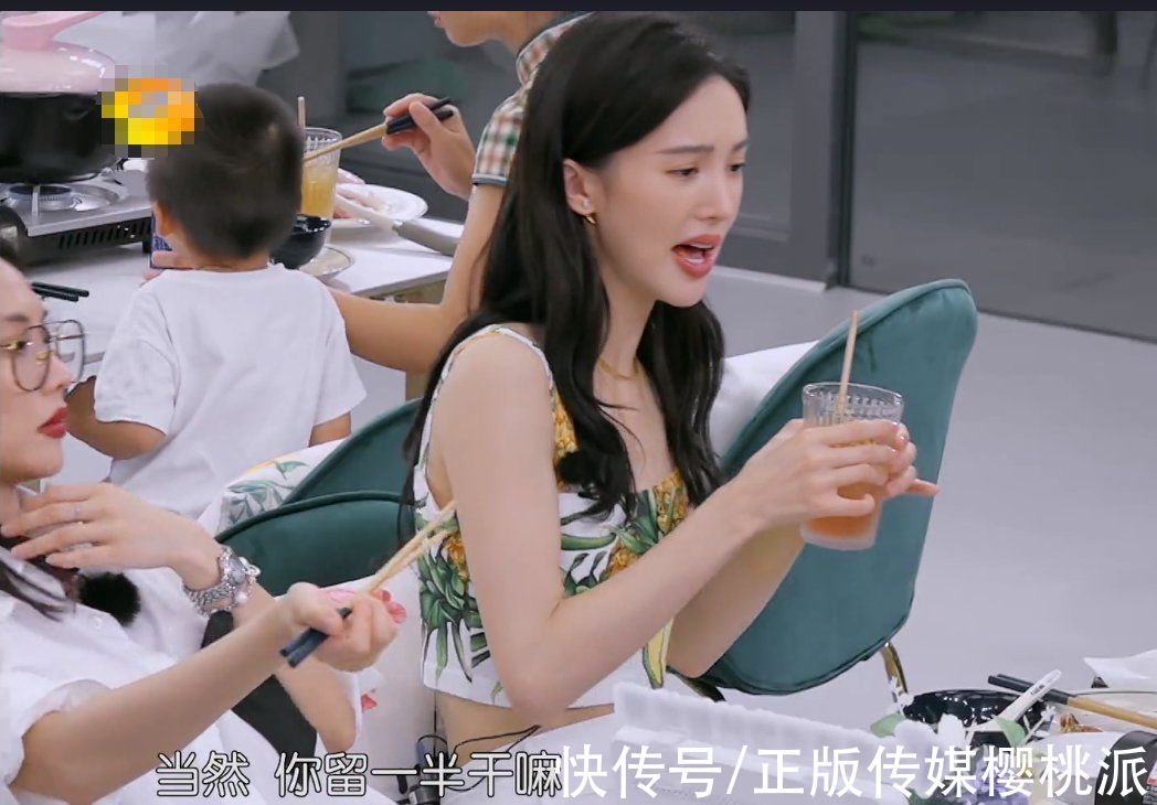 张萌|《中餐厅》再现混乱剪辑，金晨发型连环跳戏，同一场景频繁切换
