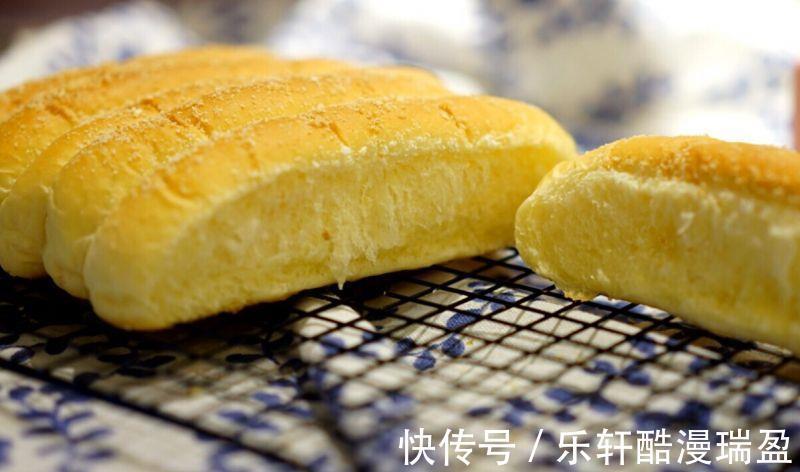 厨师机|松软拉丝的三奶排包（椰浆鲜牛奶酸奶老面包）